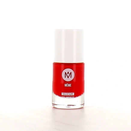 Même Vernis à Ongles au Silicium