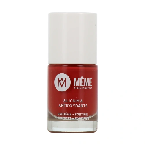 Même Vernis à Ongles au Silicium