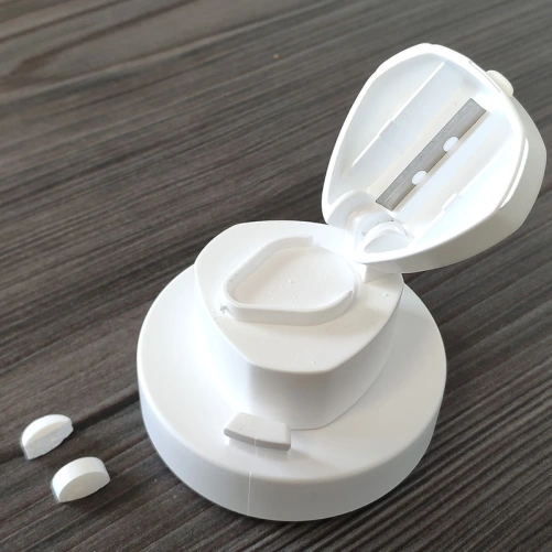 Gourde avec Pilulier, Broyeur et Coupe-comprimé