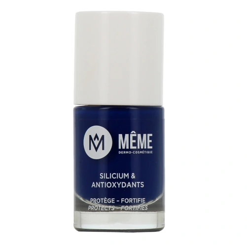 Même Vernis à Ongles au Silicium