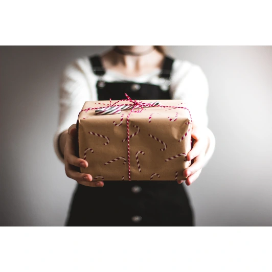 Produits emballés dans du papier cadeau