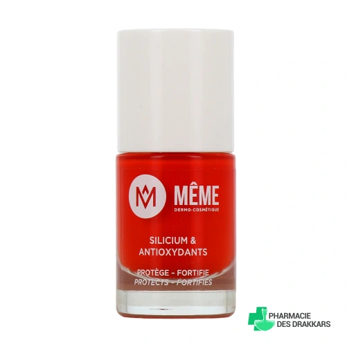 Même Vernis à Ongles au Silicium