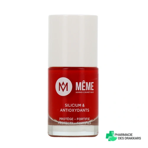 Même Vernis à Ongles au Silicium