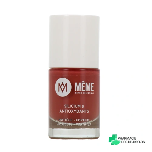 Même Vernis à Ongles au Silicium